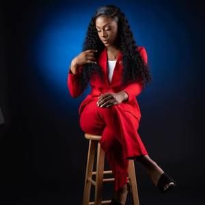 Meet your Posher, Aisha